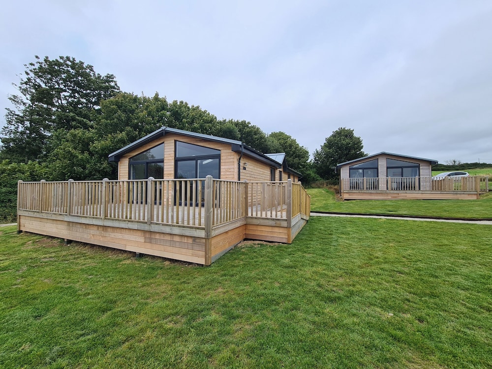 Cove Lodge