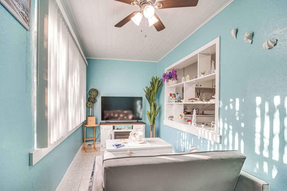 7 Mi to Dtwn: Cozy Studio in St Pete Beach!