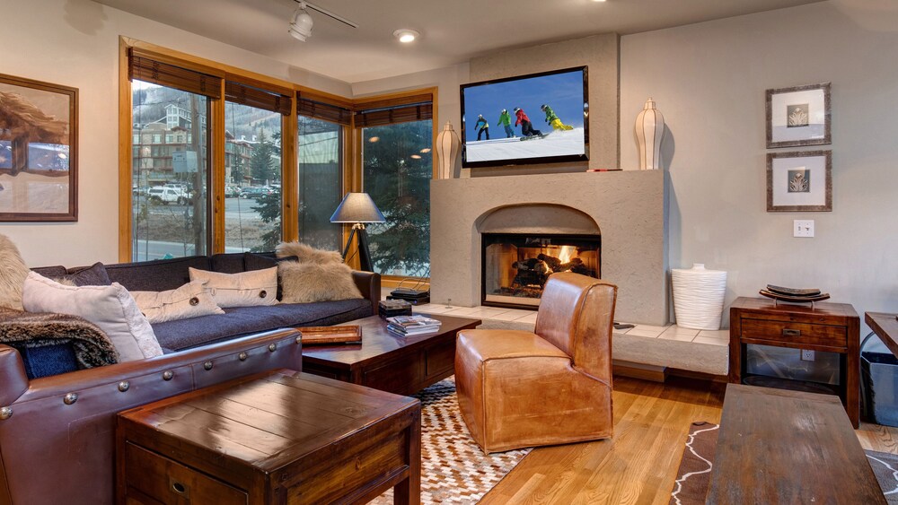 1382 Empire Mountain Ski Home 4 Bedroom Home by RedAwning view 2