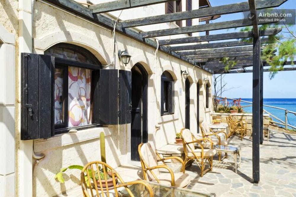 Coral Rooms