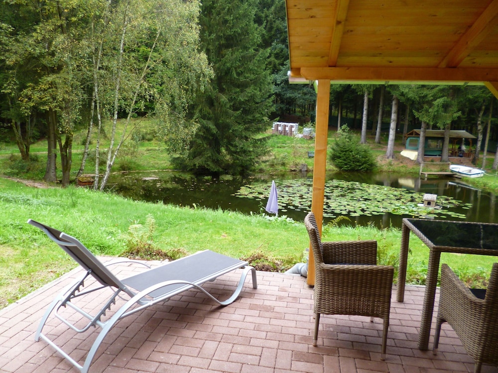 Cosy Apartment With Covered Porch