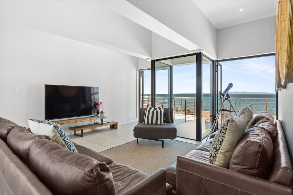 Shelley Point Beach Villa