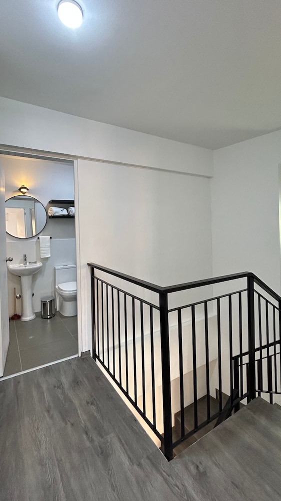 w Trendy 2BR Duplex Retreat in Cusco