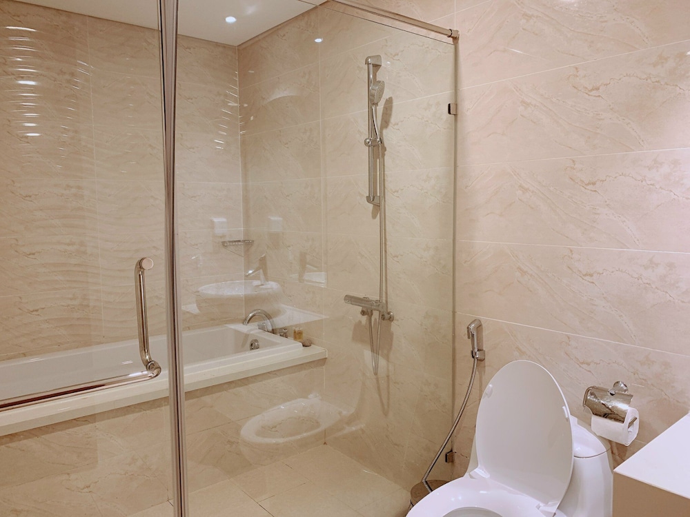 Somi Luxstay LP
