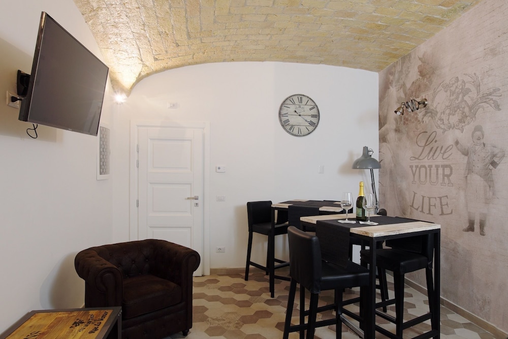 Mirko Luxury Inn