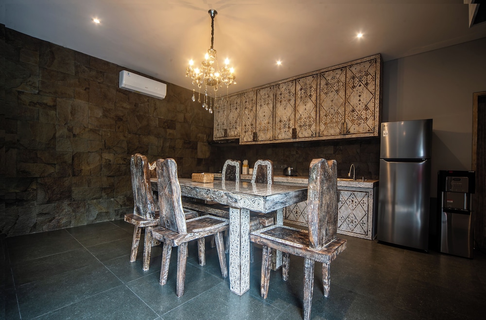 Luxury-Sang Villa-Central Sanur