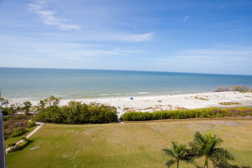 Fort Myers Beach Area 7360 view 2