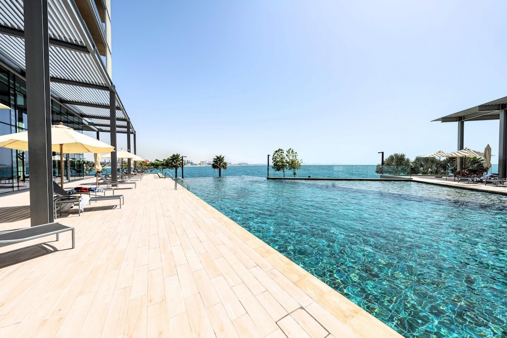 Sparkling Balcony Sea View Apt in Bluewaters