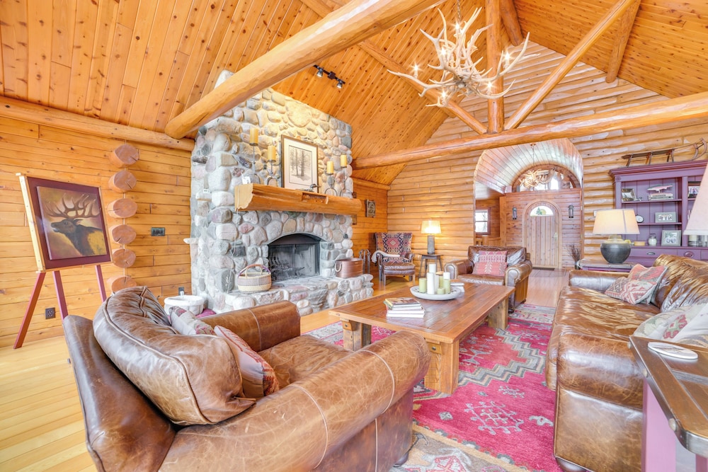 Deck + Beach Access: Lakefront Cabin in Levering!