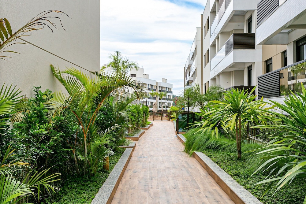 Apartments With Pools 200m From the sea Floripa-sc ADC