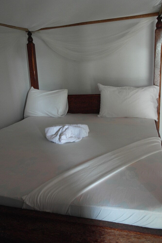 Milele Lodge