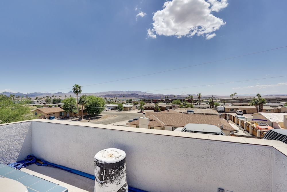 Lake Havasu Home w/ Rooftop Deck ~ 1 Mi to Beach! view 2