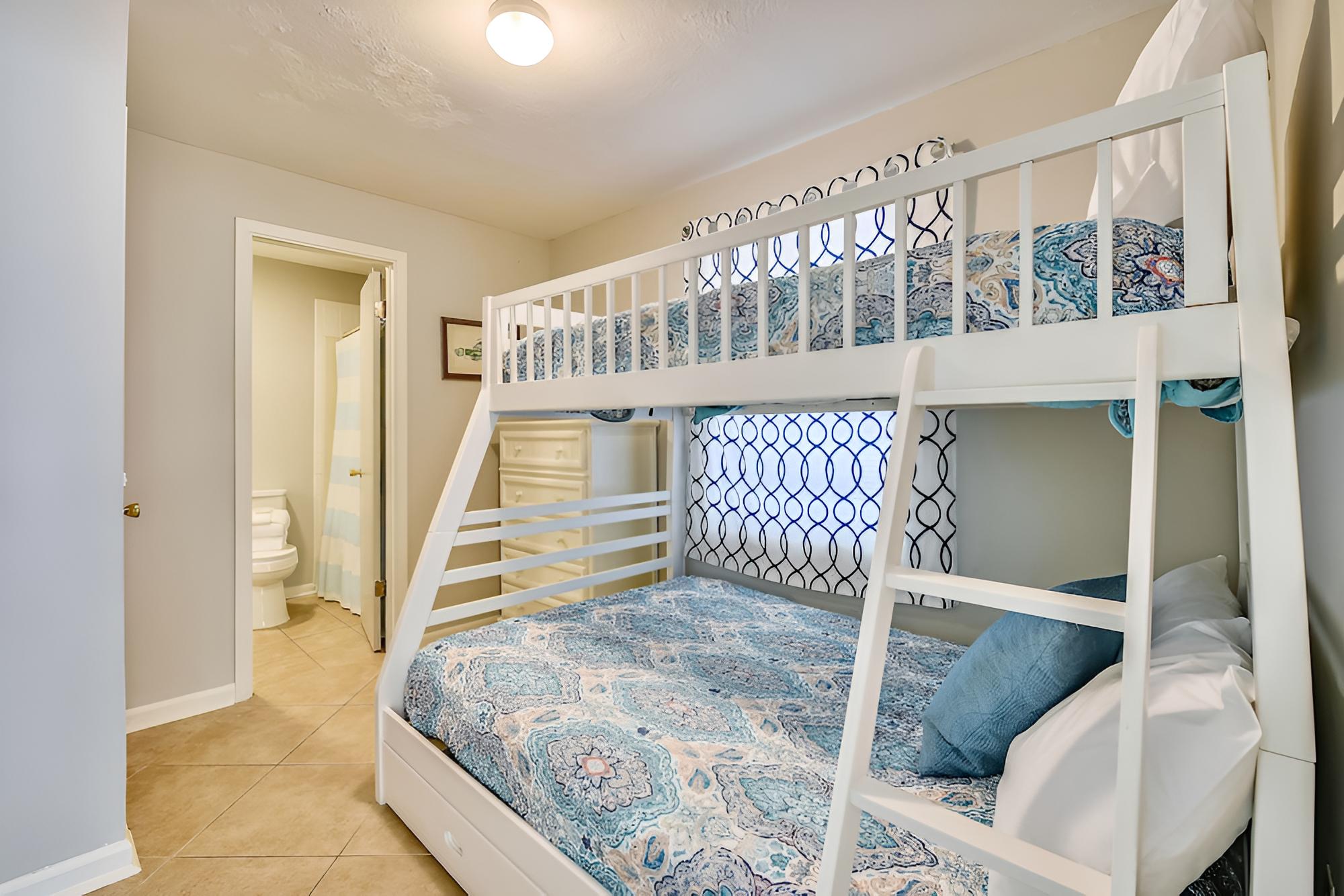 Dolphin Den by Book That Condo view 4