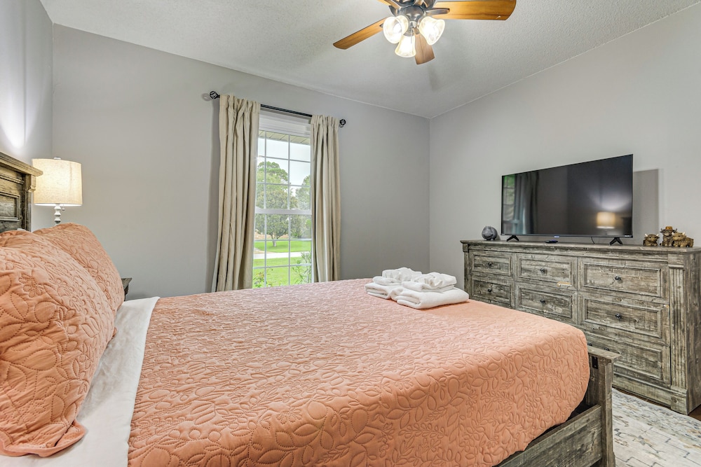 1 Mi to Zoo: 'rustic Bungalow' Gem in Gulf Breeze!