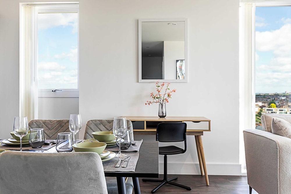 Sleek and Stylish 9th Floor Apartment