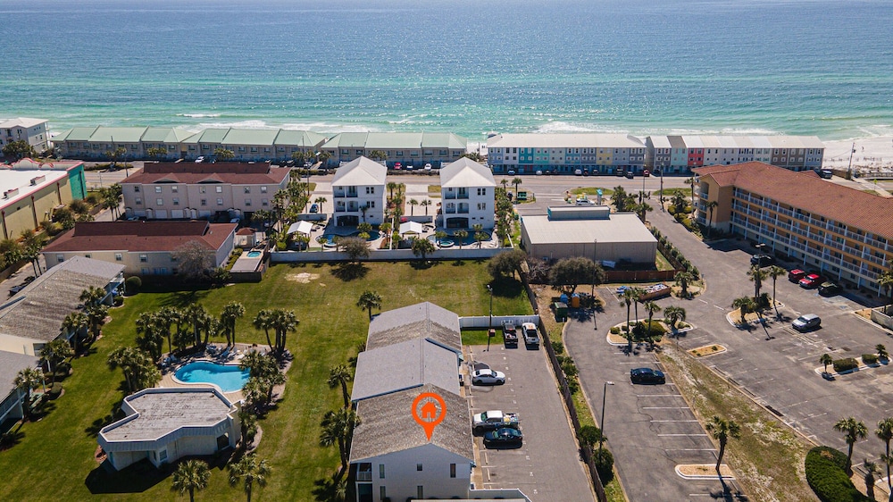 Rum Runner's Retreat - Miramar Beach view 4