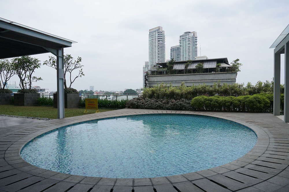 Elegant and Spacious Studio at Kemang Mansion Apartment