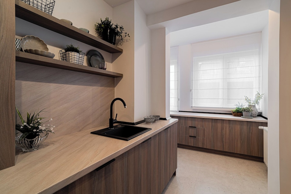 Loggia & Luxe 4BR Penthouse in Universitatii Area