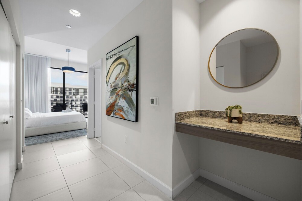 Spacious 2-Bedroom Condo at Doral Park