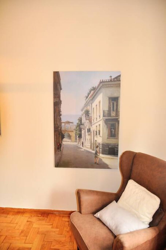 Magnificent Apartment Under the Acropolis