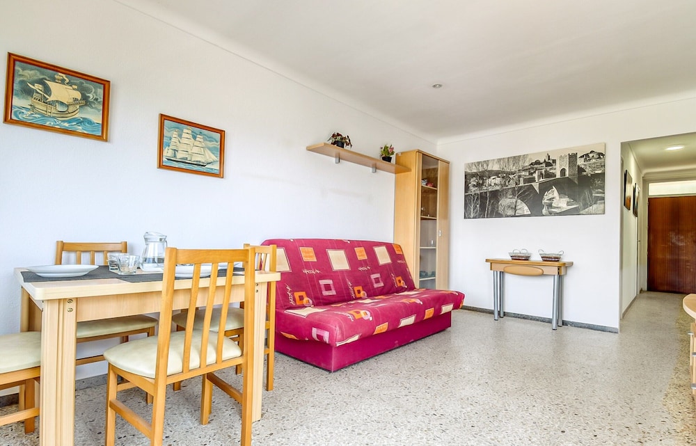 Apartment With Scenic View