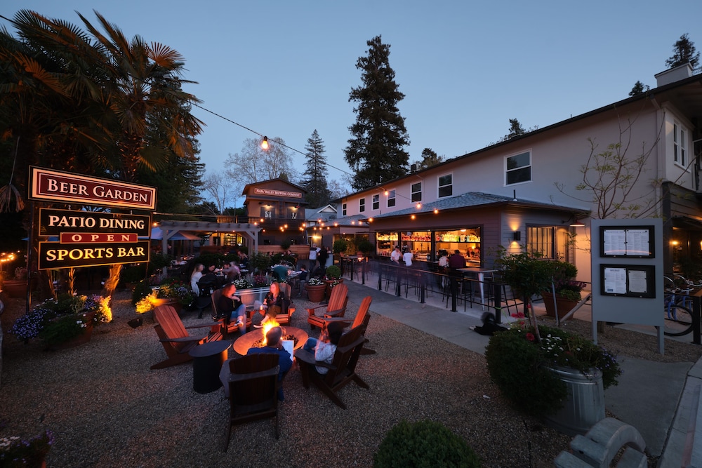 Napa Valley / Sonoma Vacations - Calistoga Inn Restaurant and Brewery - Property Image 6