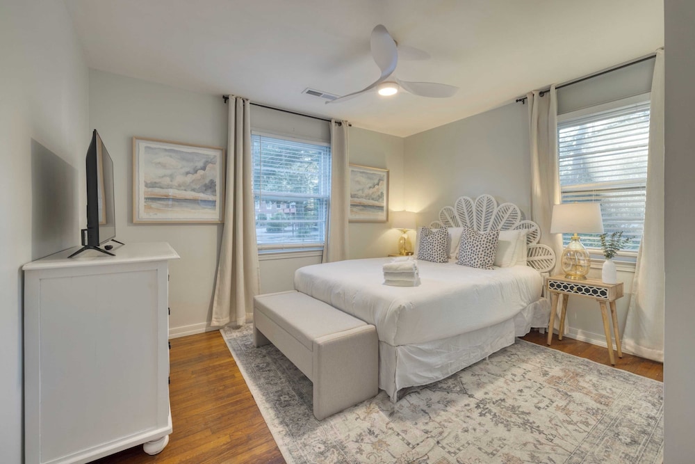 Arsenal Buyout by Avantstay 2 Homes Near Sullivans Island w/ Outdoor Dining