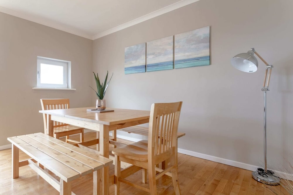 Bright, Modern One-bed With Stunning View of Thames