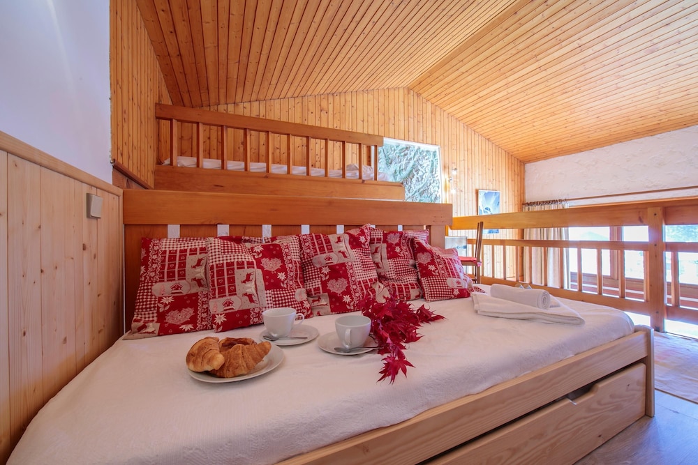 Chalet Charpoua in Le Tour Argenti re