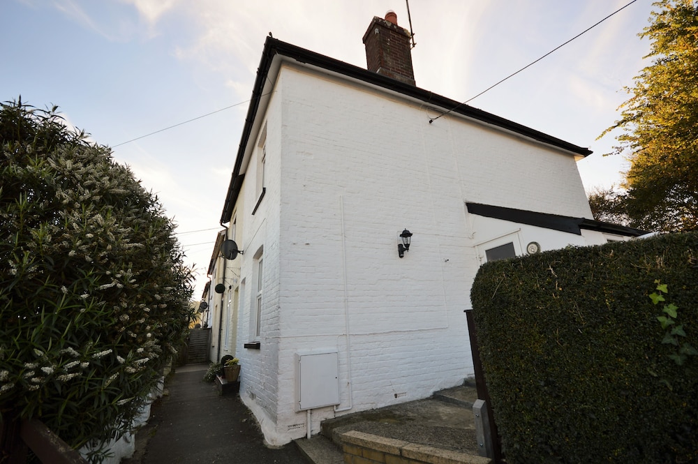 Charnwood Cottage view 3