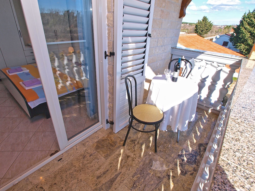 Apartment Mila 395