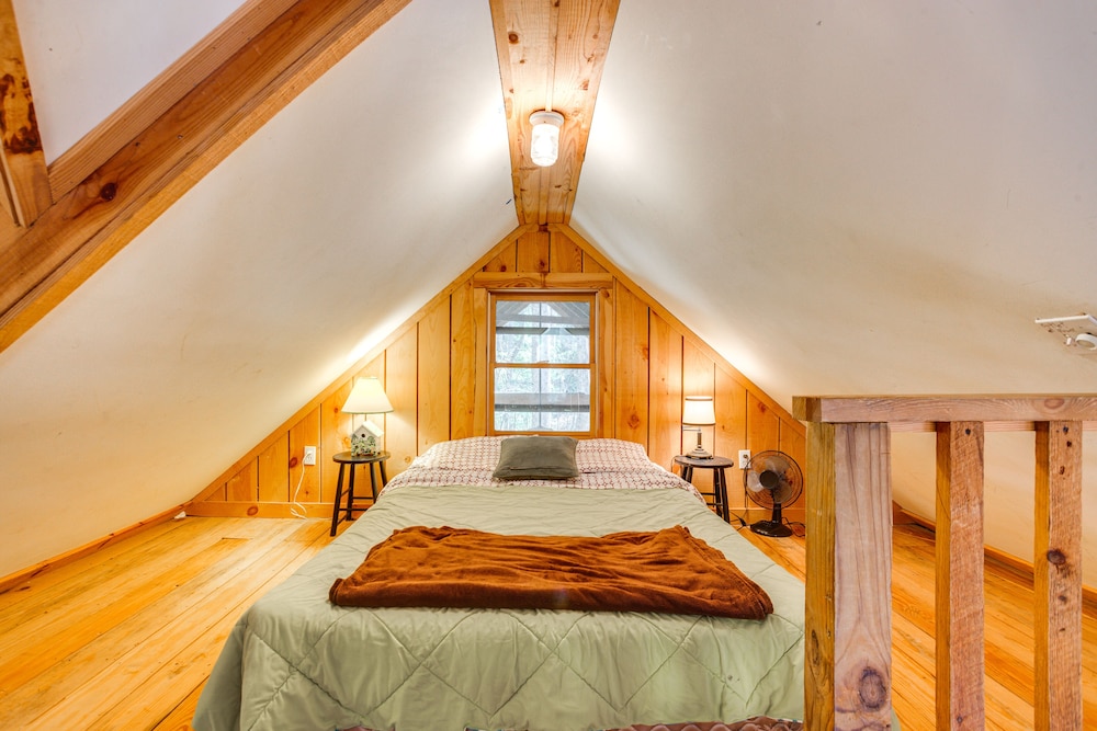 Jasper '7 Timbers' Cabin on 10 Acres w/ a Creek! view 3