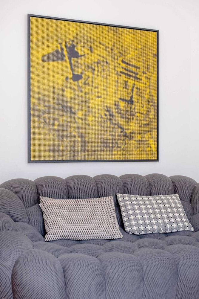 Stylish & Light Victorian 2BD Flat - Holland Park