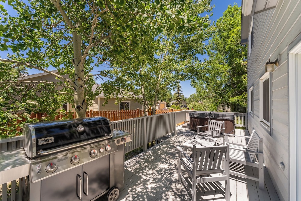 Stand-alone Mountain Home, Private Hot Tub and Deck, Mountain Views #34 by Summit County Mountain Retreats view 4