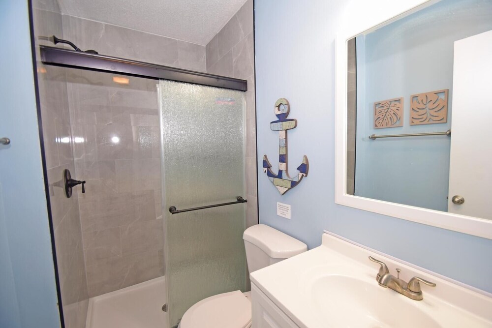Seabay Vista II 102 2 Bedroom Condo by RedAwning view 2