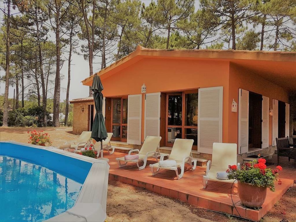 Aroeira Golf and Beach Cottage by Host-Point