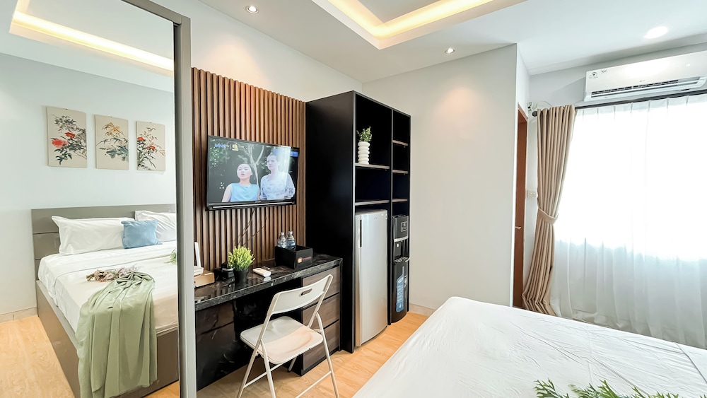 Neutral Cozy Stay Studio Apartment At Margonda Residence 1