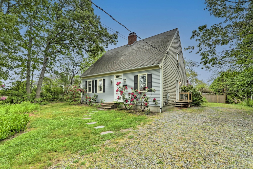 Hyannis Vacations - Lovely Hyannis Cottage - Walk to Beach  Main St! - Property Image 14