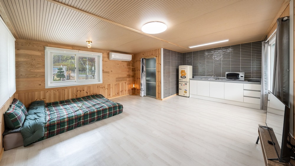 Chaesonghwa Glamping in Yeongcheon