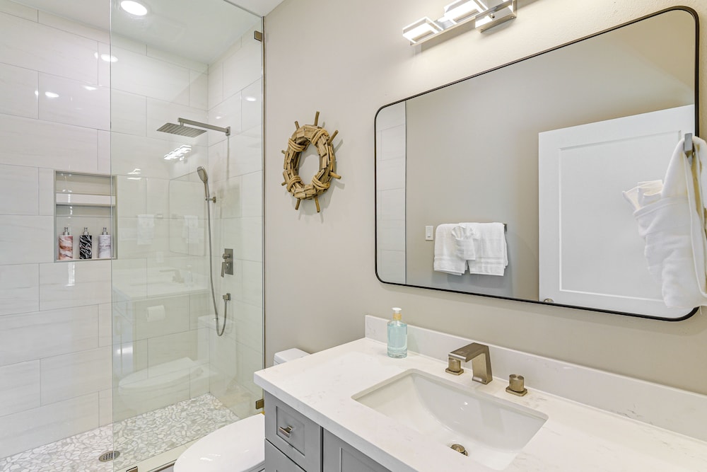 1 Mi to Galveston Beach, Seawall: New Tiny Home!