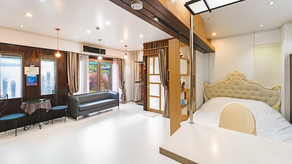 Gapyeong Hillhouse Pension