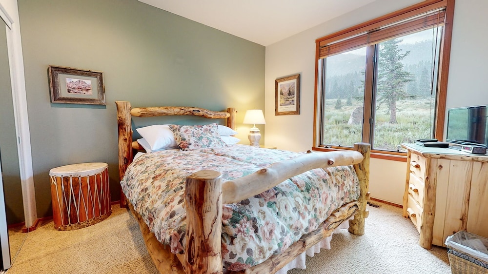 Snowcreek V #757 5 Bedroom Condo by RedAwning view 5