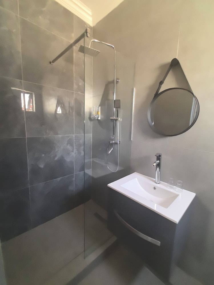 Bryanston Palms Accommodation
