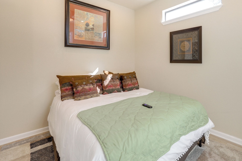 Hill Country Casita Near Guadalupe River!