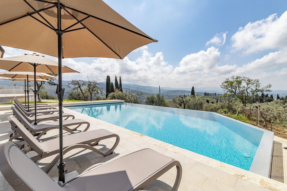 Villa Chimera White With Panoramic Pool
