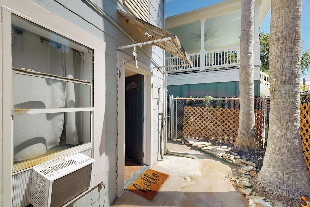 1BR Cozy Dog-friendly Home w/ Kitchenette & Patio