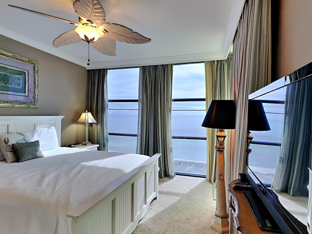 Emerald Dolphin by Southern Vacation Rentals view 4