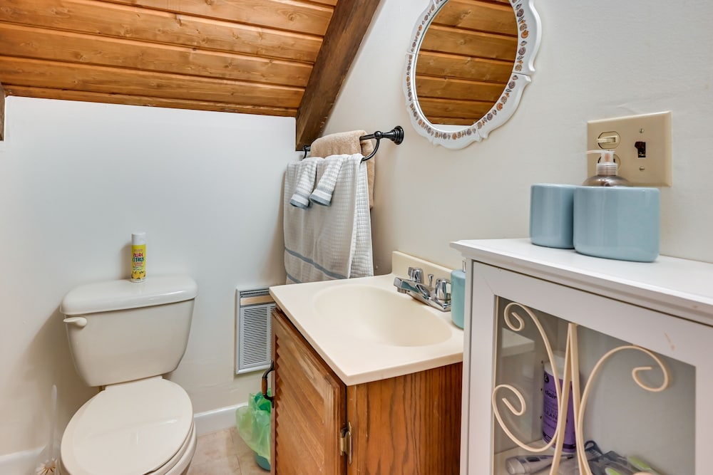 Tolland Cabin w/ Private Hot Tub & Grill!