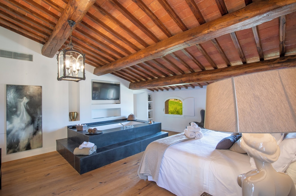 Villa Chianti With Panoramic Pool On The Vineyard