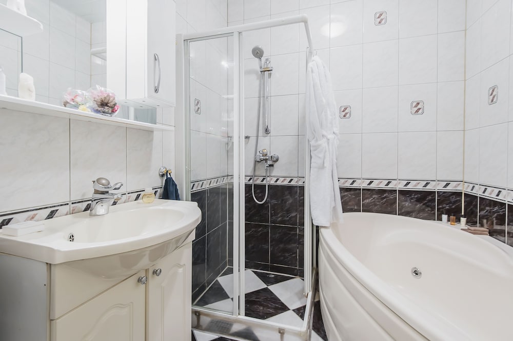 GM Apartment Staropimenovskiy 16